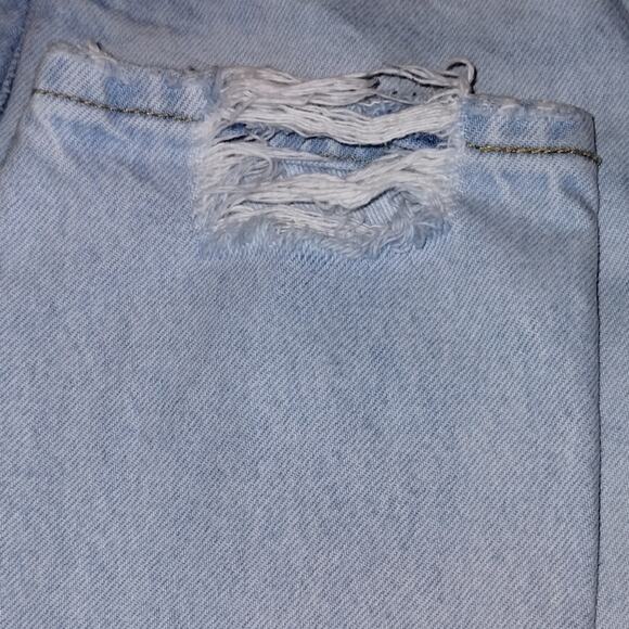 Levi’s 501 Skinny Jeans – Light Wash, Distressed, 100% Cotton (27x28) - Picture 6 of 12